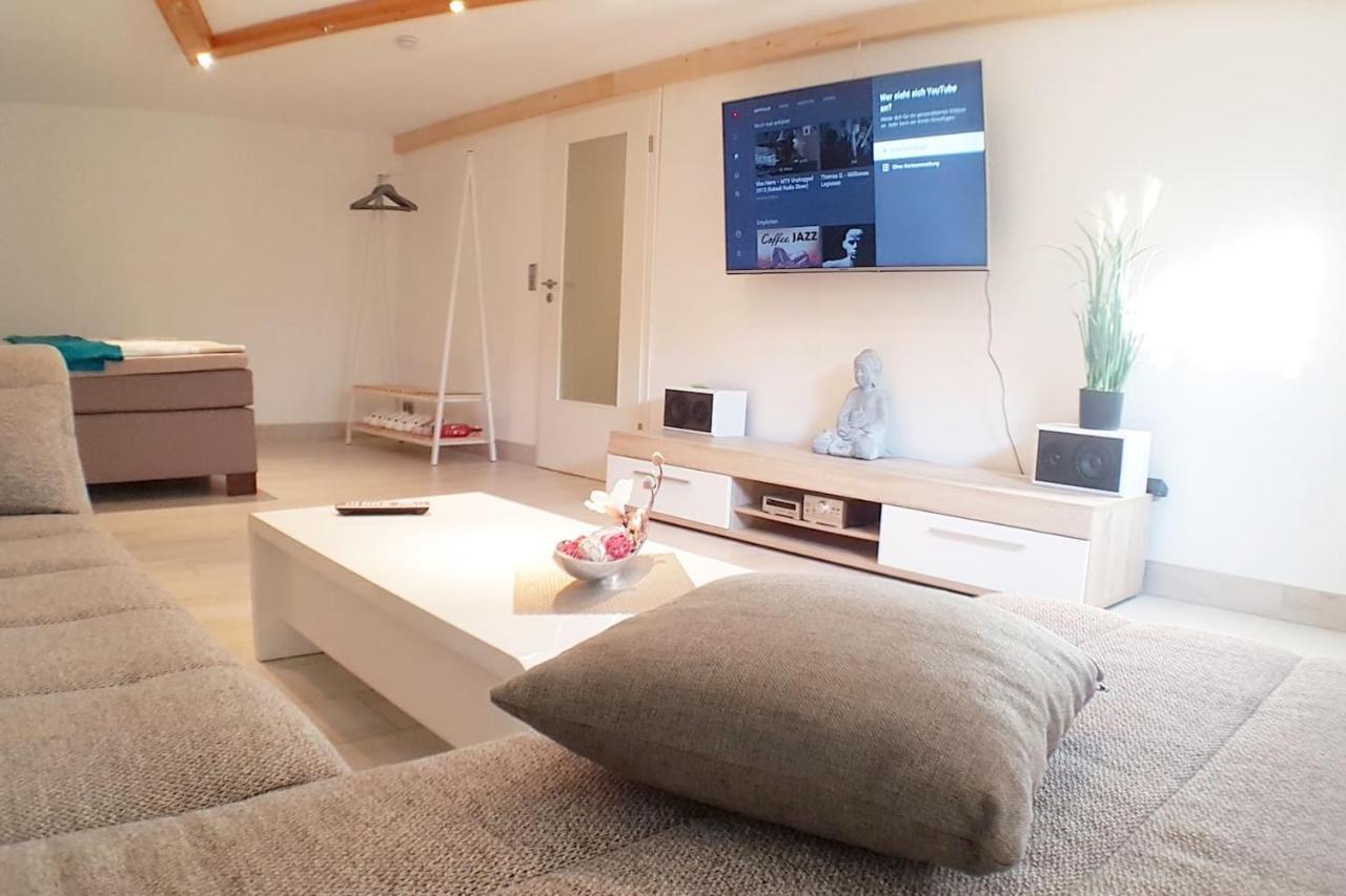 Moderne Kellerwohnung Fuer Handwerker Zwischen Braunschweig Und Wolfsburg, Mit Internet, Kueche, Parkplatz, 24H Check-In Schandelah Exterior photo