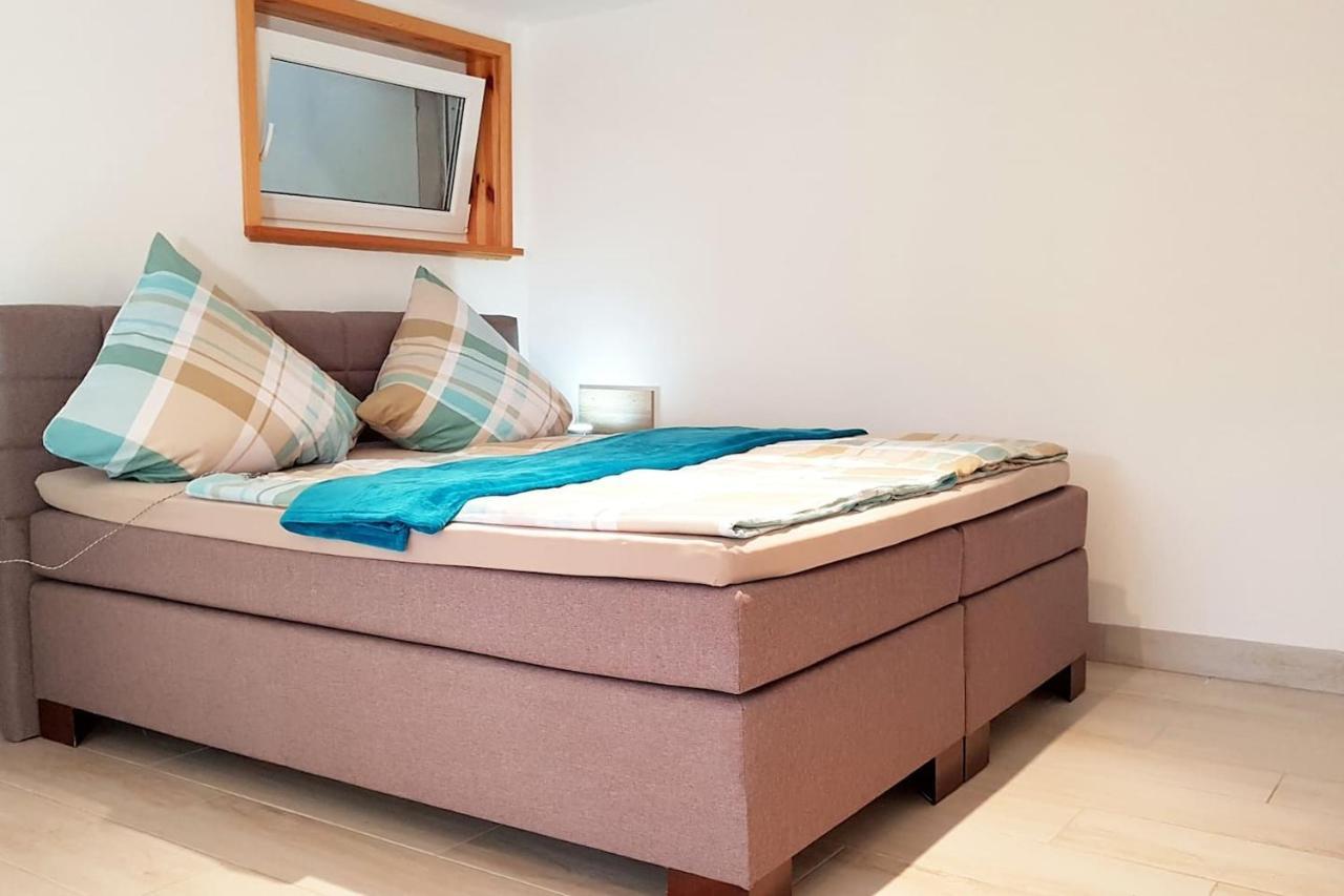 Moderne Kellerwohnung Fuer Handwerker Zwischen Braunschweig Und Wolfsburg, Mit Internet, Kueche, Parkplatz, 24H Check-In Schandelah Exterior photo